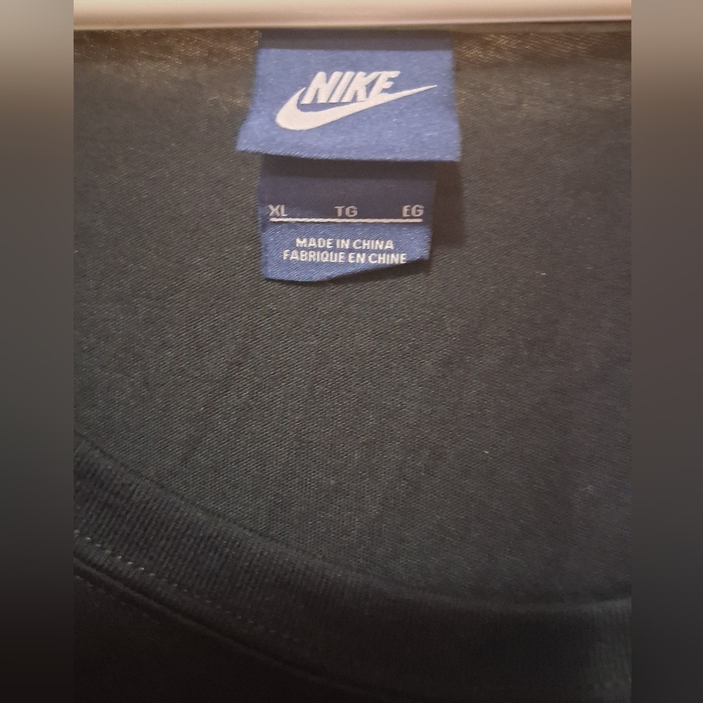 Nike Women's Black Long Sleeve T-shirt with White Logo Size XL - Picture 2 of 4